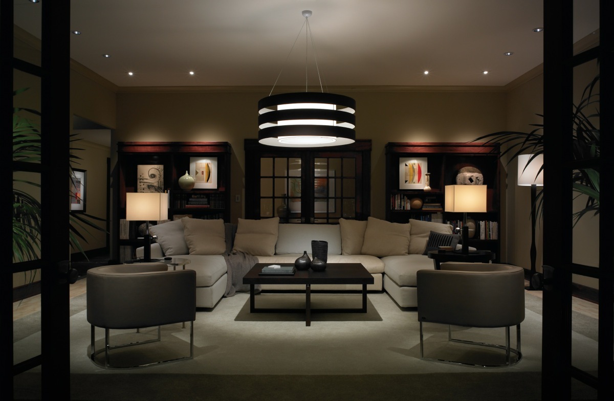 Photo of a cozy living room outfitted with Lutron lighting.